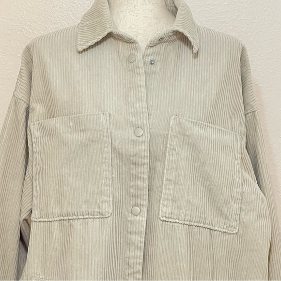 H&M DIVIDED corduroy oversized shirt jacket size medium - Picture 7 of 12